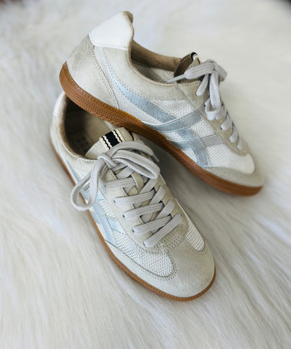 The Sasha Sneakers (Beige)