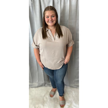 Load image into Gallery viewer, The Miranda Top (Plus Size)