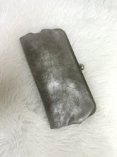 Load image into Gallery viewer, The Karen Clutch