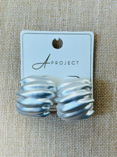 Load image into Gallery viewer, The Wanda Hoops