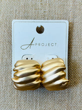 Load image into Gallery viewer, The Wanda Hoops