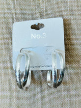 Load image into Gallery viewer, The Ellie Hoops